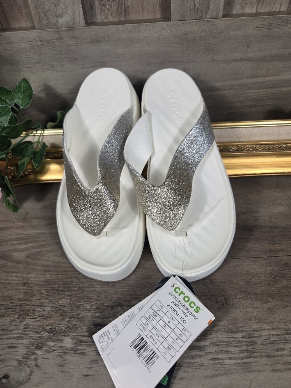 Crocs Getaway Platform Flip Glitter Sandals White Silver Women's Size 7 NWT